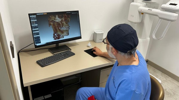 Diş Hekimliğinde Yapay Zeka: Anlamlı Gülüşlerin Dijital Tasarımcısı Mehmet Doğan Ateş ile Özel Röportaj